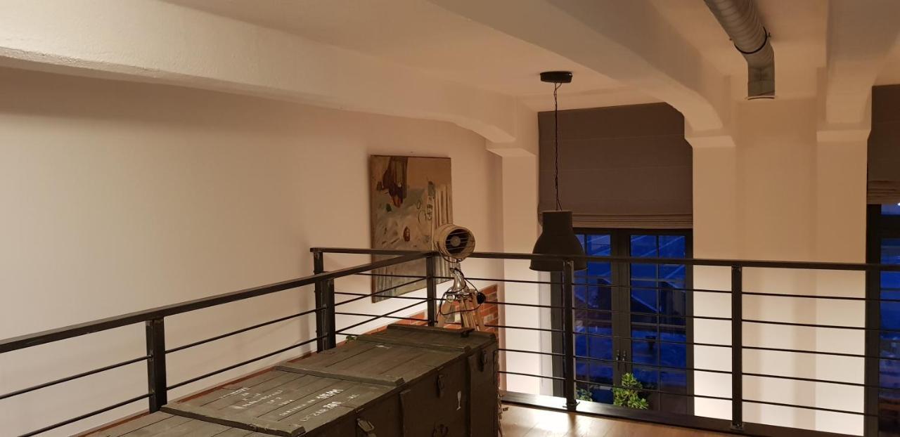 Апартаменты Loft Hiellego Жирардув Экстерьер фото